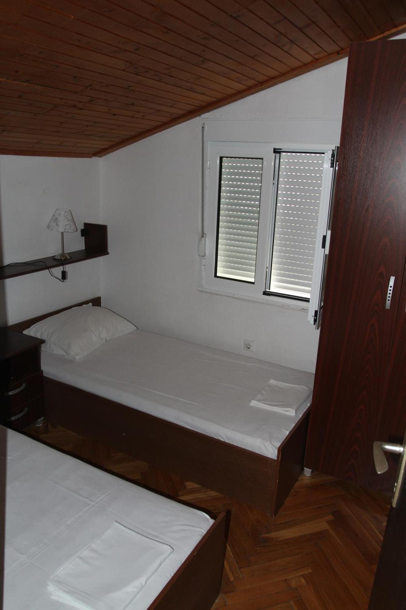Apartments Popovic Петровац Экстерьер фото